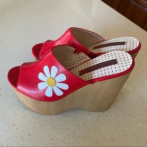 Flower platforms size 7. Vegan